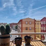 Grande En Apartamento Huesca